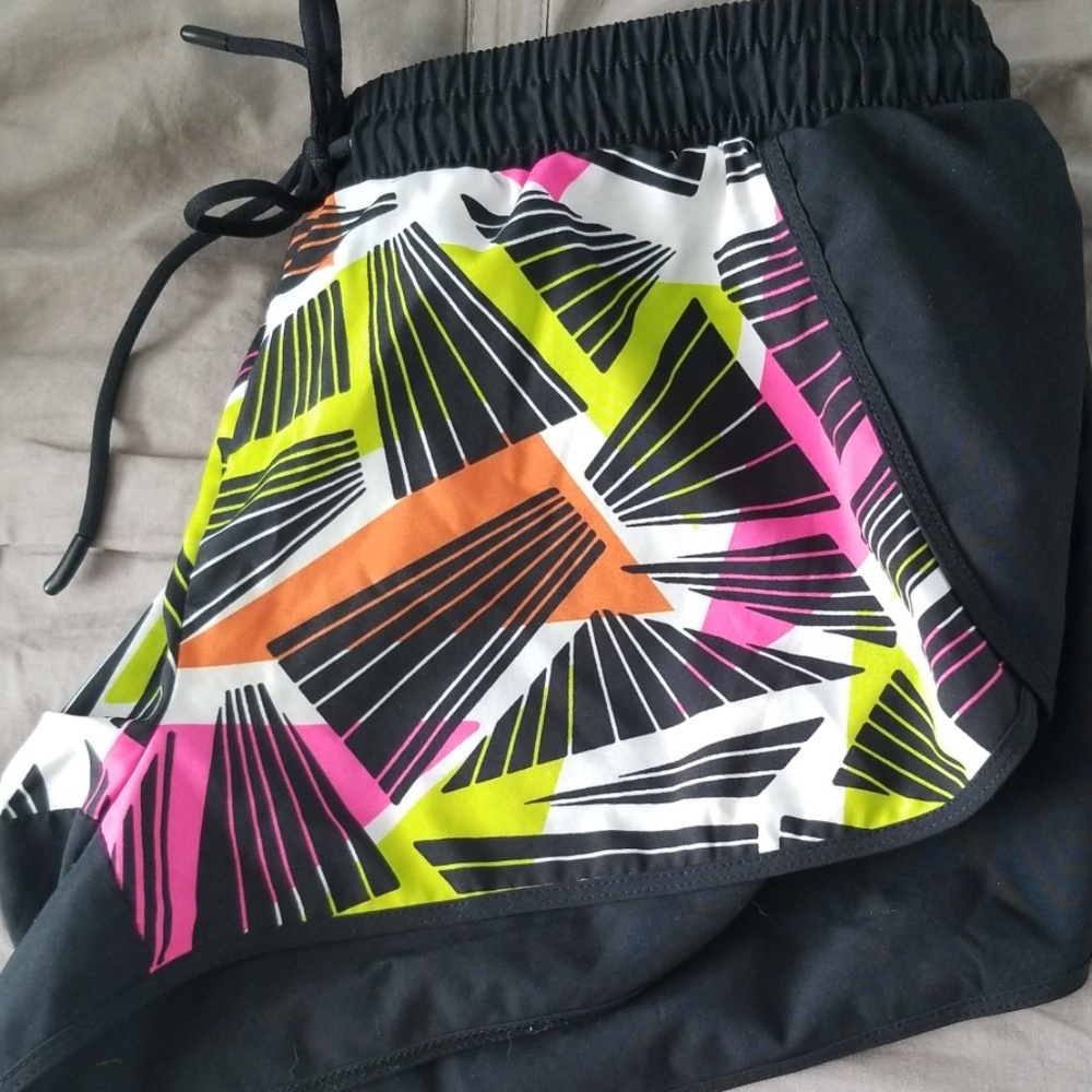 Fabletics shorts - Picture 2 of 3